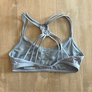 Lululemon free to be sports bra size 6